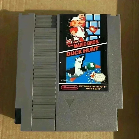 SUPER MARIO AND DUCK HUNT!
Pristine condition with Nintendo branded sleeve - Picture 3 of 4